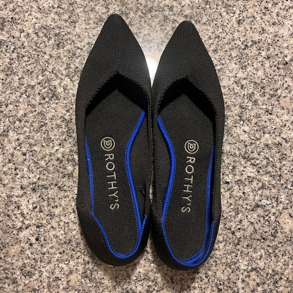 LIKE NEW Rothy’s The Pointe Flat - Black Size 8